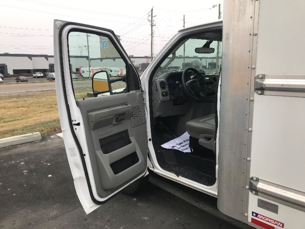 Light Duty Box Truck-Light and Medium Duty Trucks-Ford-2022-E350-Indianapolis-IN-92,398\n\t\tmiles-$ 30,750 - Image 16