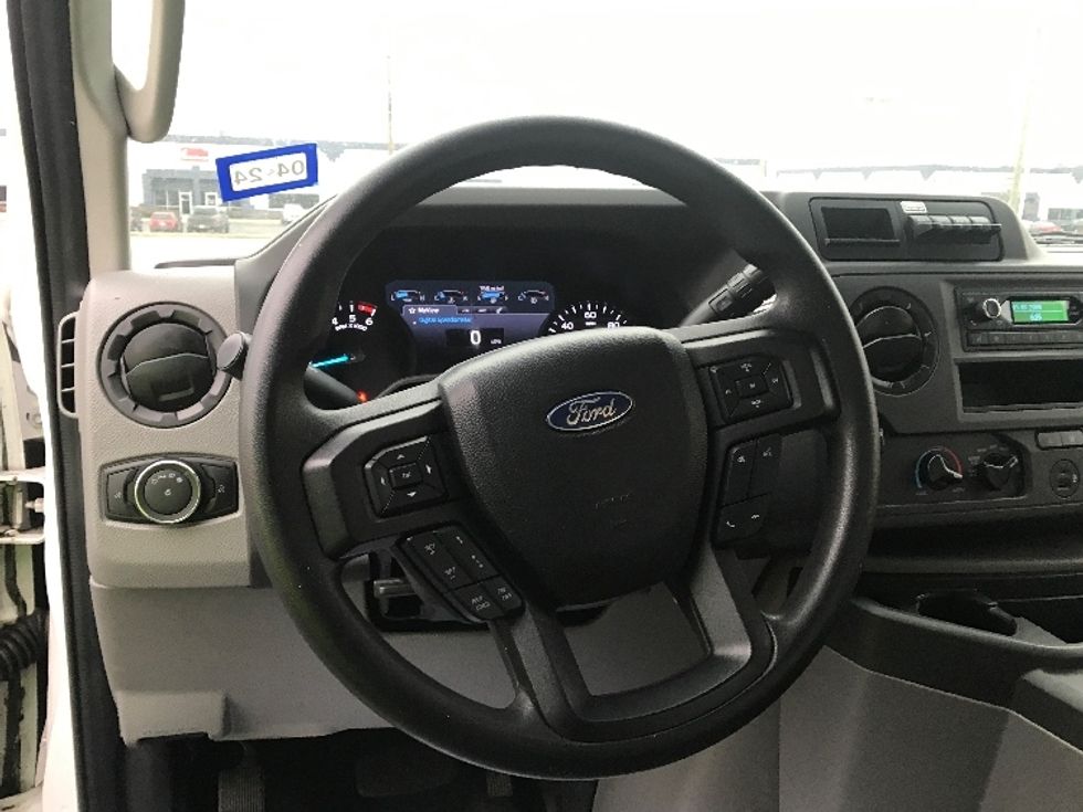 Light Duty Box Truck-Light and Medium Duty Trucks-Ford-2022-E350-Indianapolis-IN-92,398\n\t\tmiles-$ 30,750 - Image 18