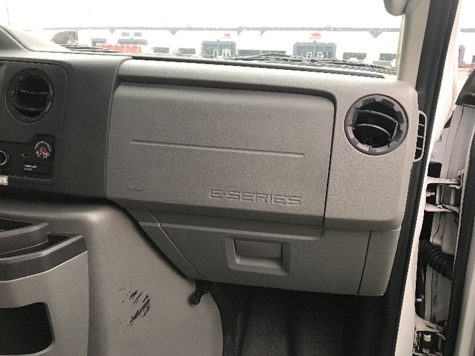 Light Duty Box Truck-Light and Medium Duty Trucks-Ford-2022-E350-Indianapolis-IN-92,398\n\t\tmiles-$ 30,750 - Image 21