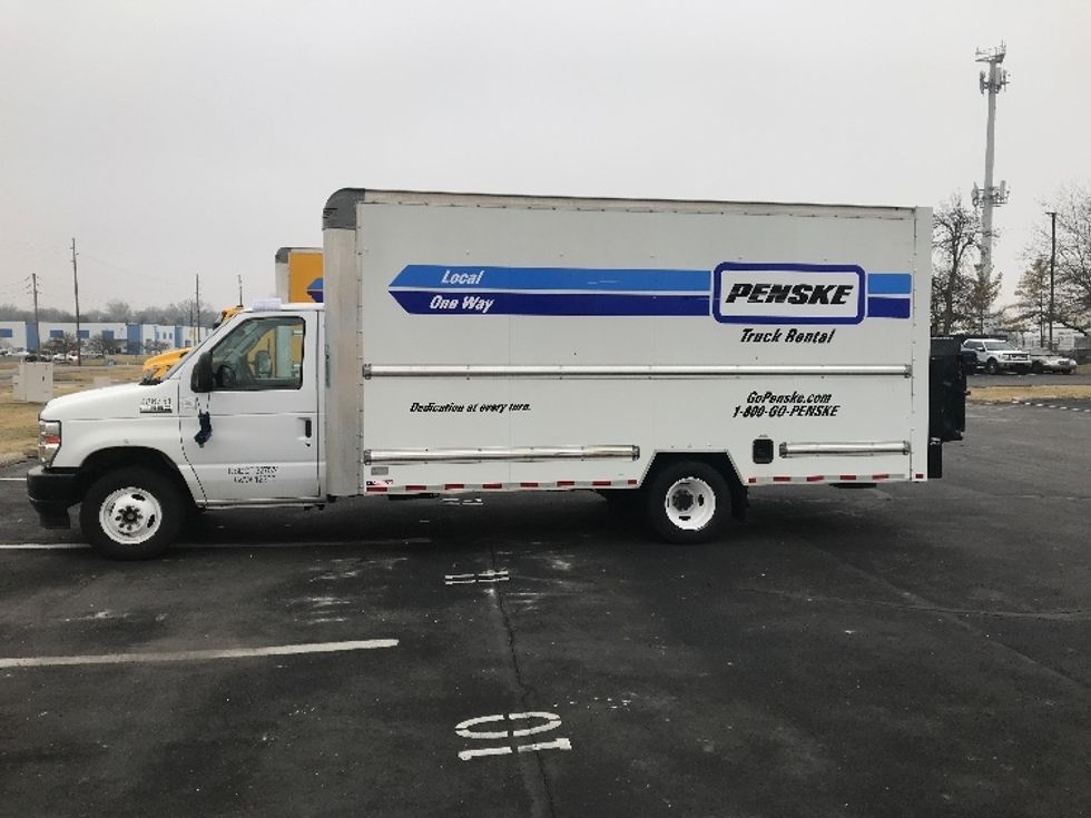 Light Duty Box Truck-Light and Medium Duty Trucks-Ford-2022-E350-Indianapolis-IN-92,398\n\t\tmiles-$ 30,750 - Image 4