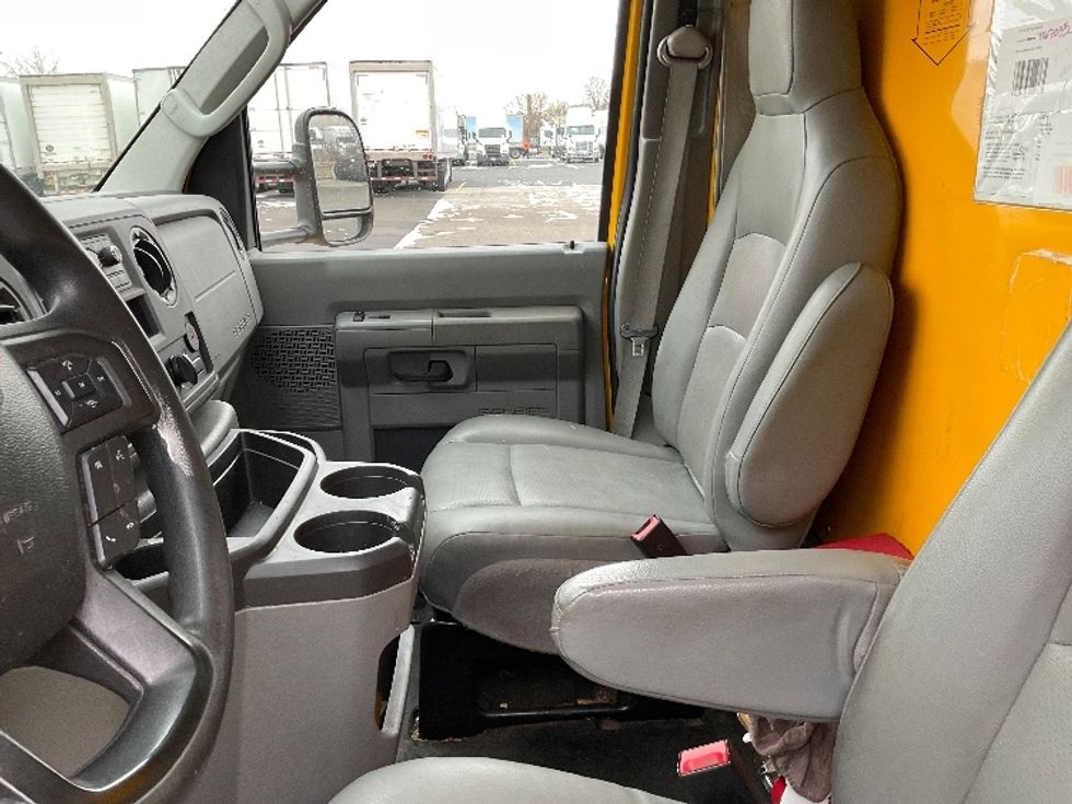 Light Duty Box Truck-Light and Medium Duty Trucks-Ford-2022-E350-Indianapolis-IN-94,790\n\t\tmiles-$ 27,750 - Image 19