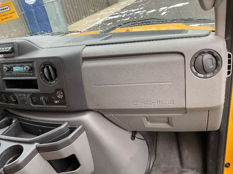 Light Duty Box Truck-Light and Medium Duty Trucks-Ford-2022-E350-Indianapolis-IN-94,790\n\t\tmiles-$ 27,750 - Image 21