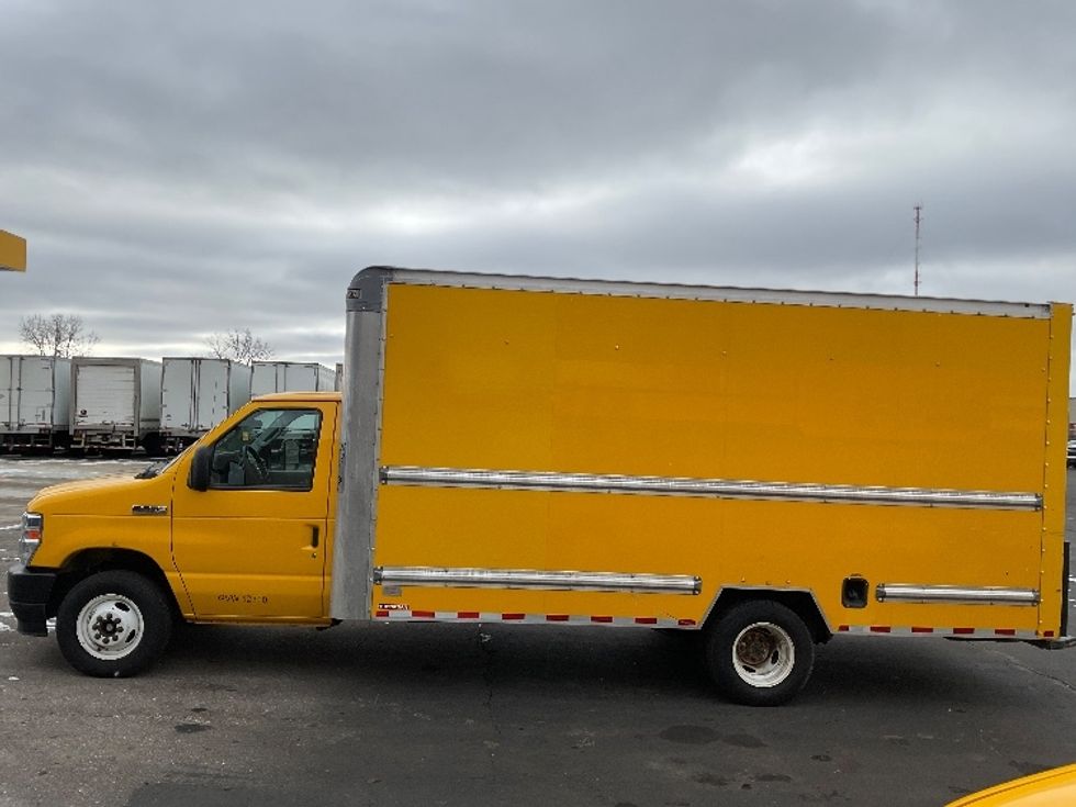 Light Duty Box Truck-Light and Medium Duty Trucks-Ford-2022-E350-Indianapolis-IN-94,790\n\t\tmiles-$ 27,750 - Image 4