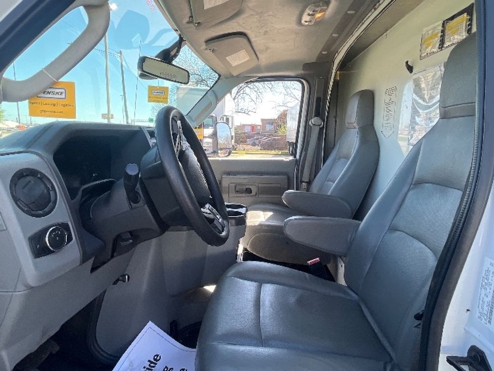 Light Duty Box Truck-Light and Medium Duty Trucks-Ford-2022-E350-Indianapolis-IN-97,524\n\t\tmiles-$ 30,250 - Image 19