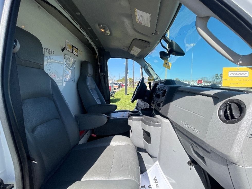 Light Duty Box Truck-Light and Medium Duty Trucks-Ford-2022-E350-Indianapolis-IN-97,524\n\t\tmiles-$ 30,250 - Image 22