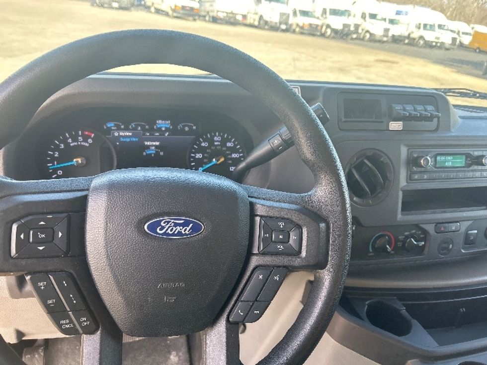 Light Duty Box Truck-Light and Medium Duty Trucks-Ford-2022-E350-Indianapolis-IN-99,559\n\t\tmiles-$ 27,250 - Image 17