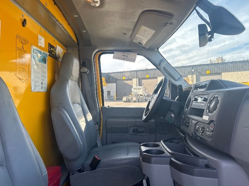 Light Duty Box Truck-Light and Medium Duty Trucks-Ford-2022-E350-Indianapolis-IN-99,559\n\t\tmiles-$ 27,250 - Image 21