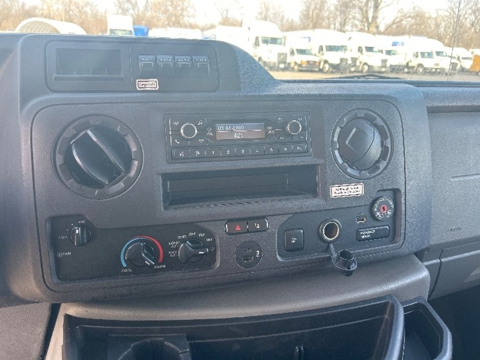Light Duty Box Truck-Light and Medium Duty Trucks-Ford-2022-E350-Indianapolis-IN-99,559\n\t\tmiles-$ 27,250 - Image 24