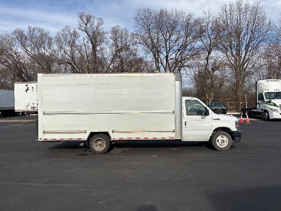 Light Duty Box Truck-Light and Medium Duty Trucks-Ford-2022-E350-Indianapolis-IN-99,992\n\t\tmiles-$ 30,000 - Image 15