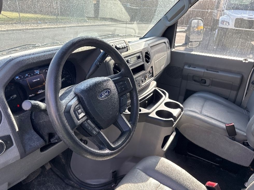 Light Duty Box Truck-Light and Medium Duty Trucks-Ford-2022-E350-Indianapolis-IN-99,992\n\t\tmiles-$ 30,000 - Image 17