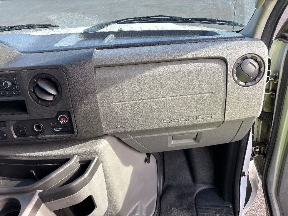Light Duty Box Truck-Light and Medium Duty Trucks-Ford-2022-E350-Indianapolis-IN-99,992\n\t\tmiles-$ 30,000 - Image 21