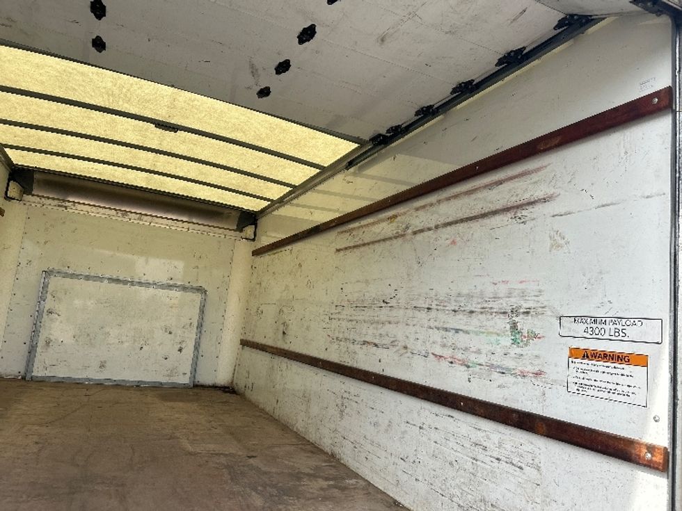 Light Duty Box Truck-Light and Medium Duty Trucks-Ford-2022-E350-Jackson-MS-117,488\n\t\tmiles-$ 28,500 - Image 12