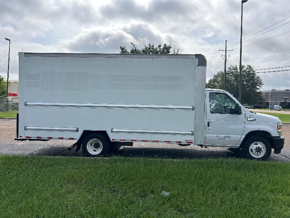 Light Duty Box Truck-Light and Medium Duty Trucks-Ford-2022-E350-Jackson-MS-117,488\n\t\tmiles-$ 28,500 - Image 15