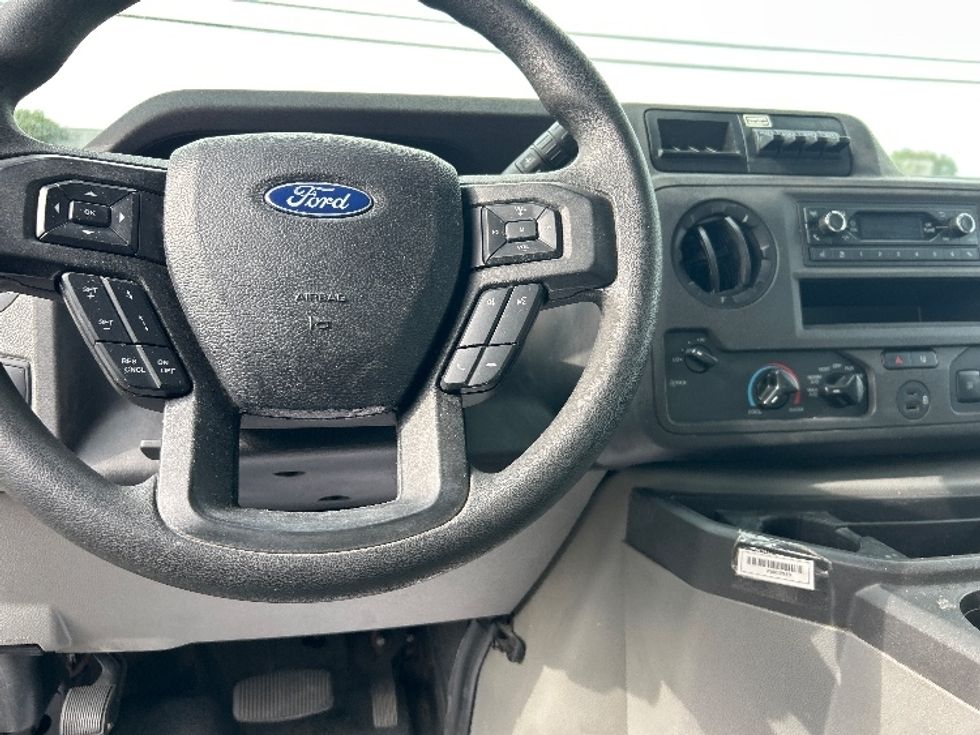 Light Duty Box Truck-Light and Medium Duty Trucks-Ford-2022-E350-Jackson-MS-117,488\n\t\tmiles-$ 28,500 - Image 18