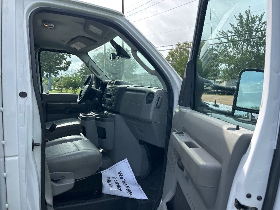 Light Duty Box Truck-Light and Medium Duty Trucks-Ford-2022-E350-Jackson-MS-117,488\n\t\tmiles-$ 28,500 - Image 20