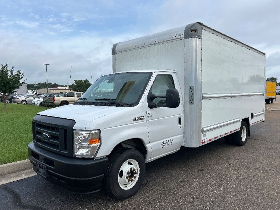 Light Duty Box Truck-Light and Medium Duty Trucks-Ford-2022-E350-Jackson-MS-117,488\n\t\tmiles-$ 28,500 - Image 3
