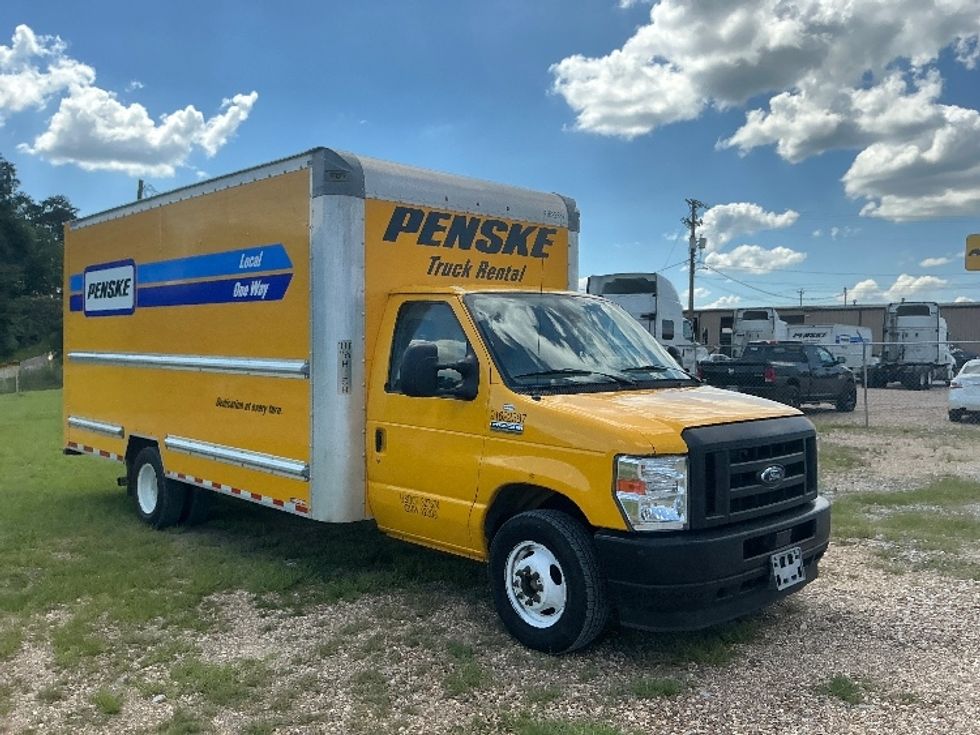 Light Duty Box Truck-Light and Medium Duty Trucks-Ford-2022-E350-Jackson-MS-130,783\n\t\tmiles-$ 24,750 - Image 1