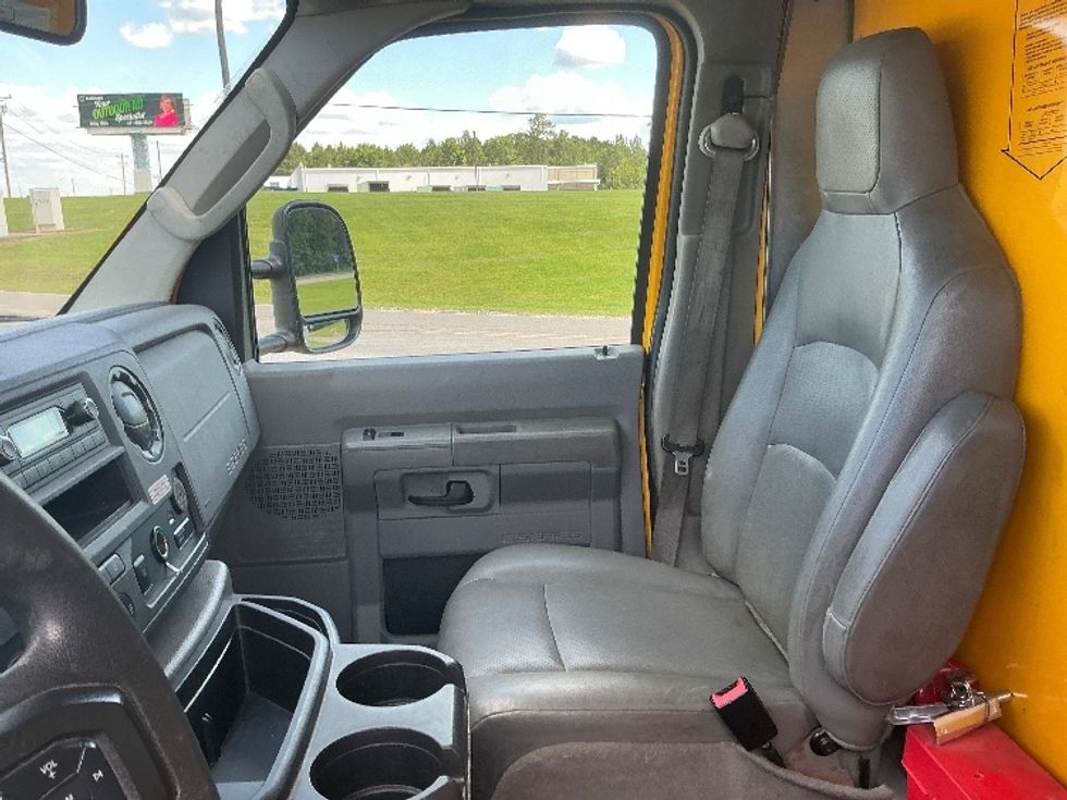 Light Duty Box Truck-Light and Medium Duty Trucks-Ford-2022-E350-Jackson-MS-130,783\n\t\tmiles-$ 24,750 - Image 17