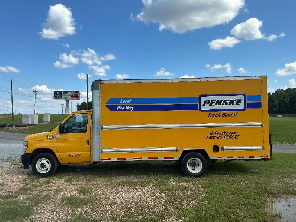Light Duty Box Truck-Light and Medium Duty Trucks-Ford-2022-E350-Jackson-MS-130,783\n\t\tmiles-$ 24,750 - Image 4