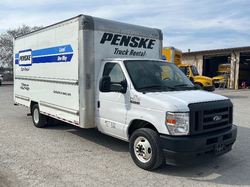 Light Duty Box Truck-Light and Medium Duty Trucks-Ford-2022-E350-Jackson-TN-153,395\n\t\tmiles-$ 21,750 - Image 1