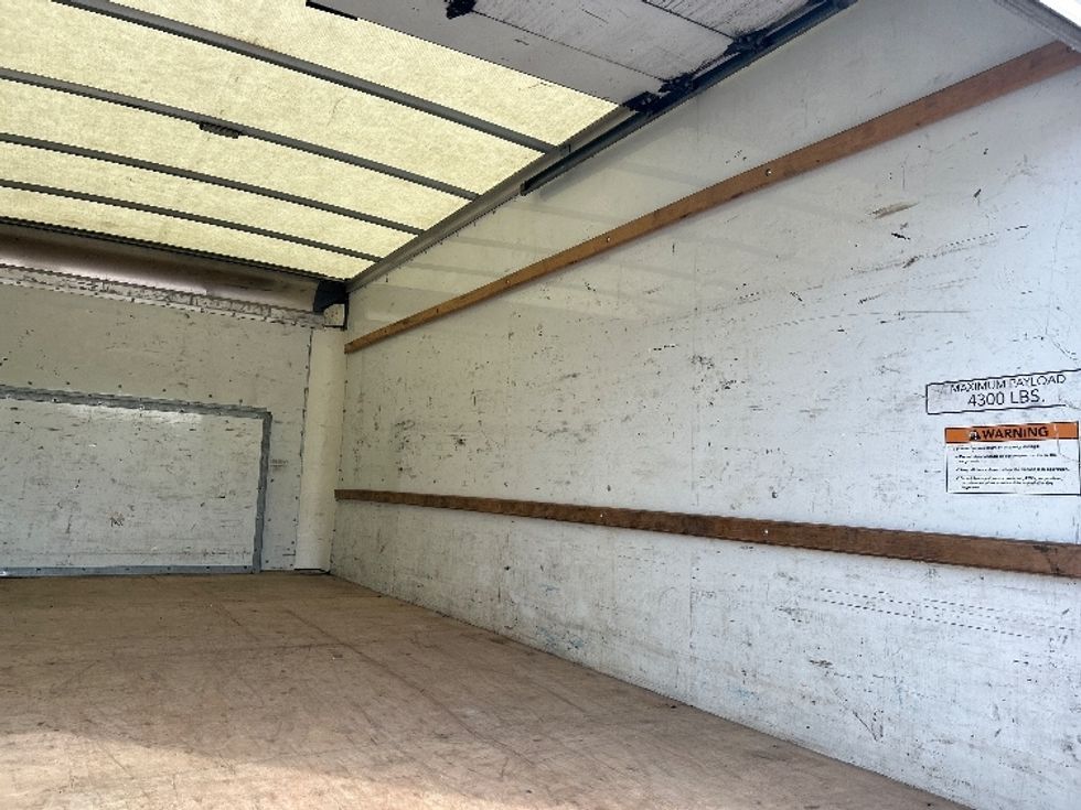 Light Duty Box Truck-Light and Medium Duty Trucks-Ford-2022-E350-Jackson-TN-153,395\n\t\tmiles-$ 21,750 - Image 12