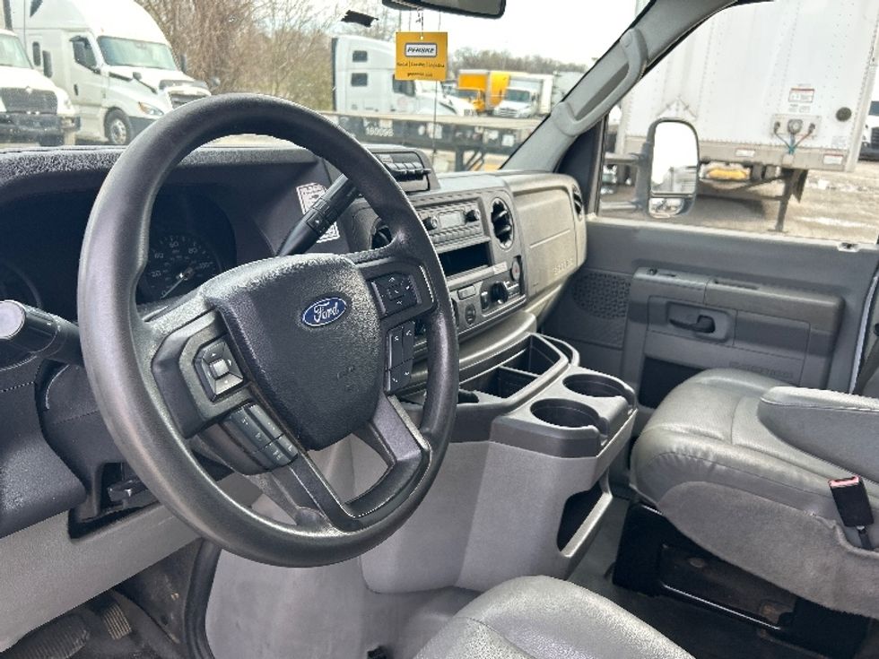 Light Duty Box Truck-Light and Medium Duty Trucks-Ford-2022-E350-Jackson-TN-153,395\n\t\tmiles-$ 21,750 - Image 17