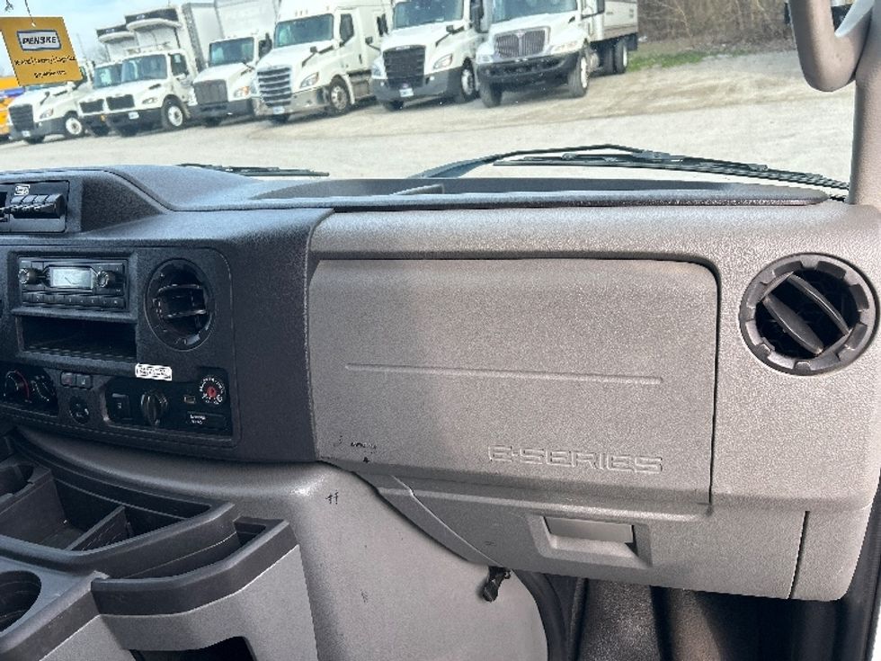 Light Duty Box Truck-Light and Medium Duty Trucks-Ford-2022-E350-Jackson-TN-153,395\n\t\tmiles-$ 21,750 - Image 21