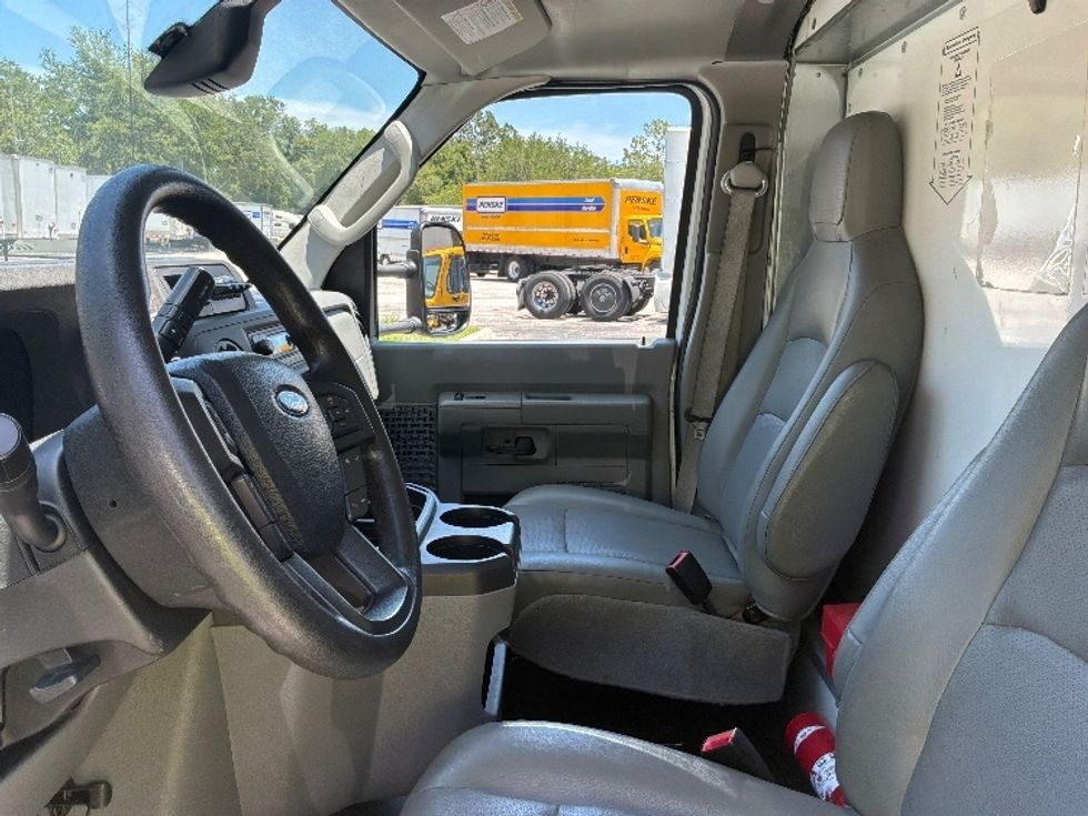 Light Duty Box Truck-Light and Medium Duty Trucks-Ford-2022-E350-Jacksonville-FL-124,343\n\t\tmiles-$ 25,750 - Image 19