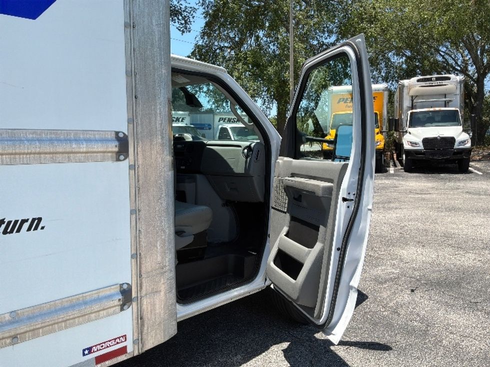 Light Duty Box Truck-Light and Medium Duty Trucks-Ford-2022-E350-Jacksonville-FL-124,343\n\t\tmiles-$ 25,750 - Image 20