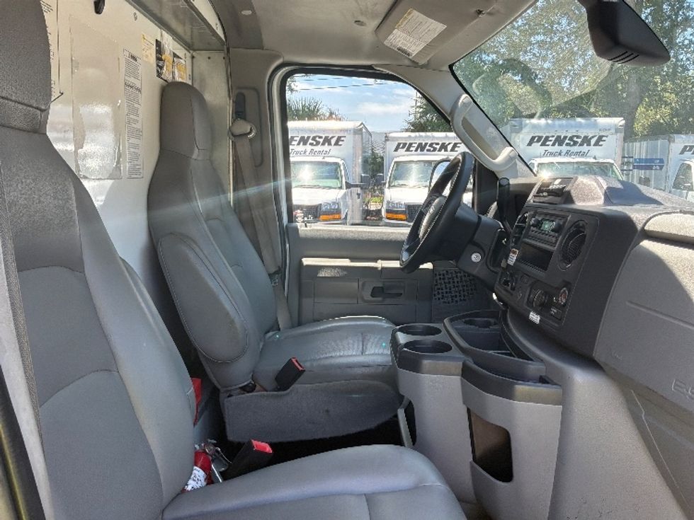 Light Duty Box Truck-Light and Medium Duty Trucks-Ford-2022-E350-Jacksonville-FL-124,343\n\t\tmiles-$ 25,750 - Image 22