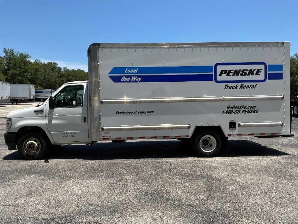 Light Duty Box Truck-Light and Medium Duty Trucks-Ford-2022-E350-Jacksonville-FL-124,343\n\t\tmiles-$ 25,750 - Image 4