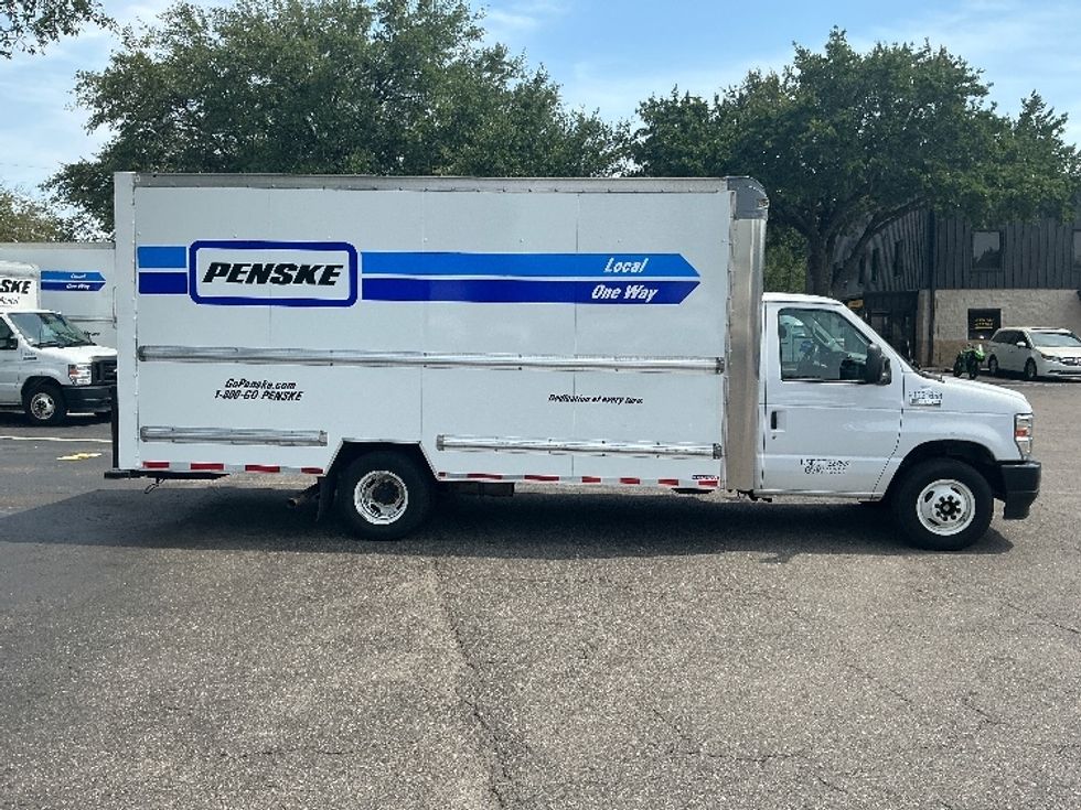 Light Duty Box Truck-Light and Medium Duty Trucks-Ford-2022-E350-Jacksonville-FL-87,408\n\t\tmiles-$ 33,750 - Image 14