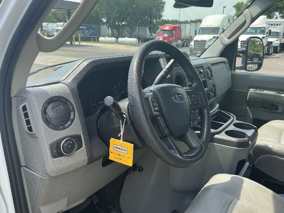 Light Duty Box Truck-Light and Medium Duty Trucks-Ford-2022-E350-Jacksonville-FL-87,408\n\t\tmiles-$ 33,750 - Image 16