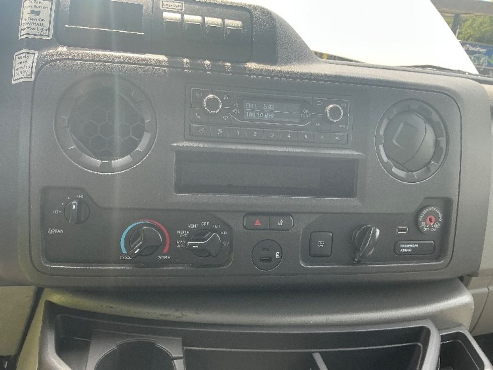 Light Duty Box Truck-Light and Medium Duty Trucks-Ford-2022-E350-Jacksonville-FL-87,408\n\t\tmiles-$ 33,750 - Image 24