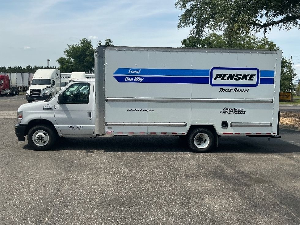 Light Duty Box Truck-Light and Medium Duty Trucks-Ford-2022-E350-Jacksonville-FL-87,408\n\t\tmiles-$ 33,750 - Image 4