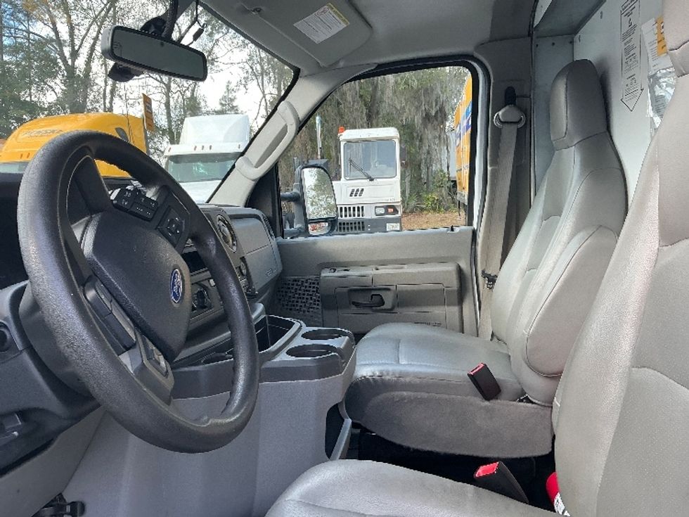 Light Duty Box Truck-Light and Medium Duty Trucks-Ford-2022-E350-Jacksonville-FL-89,514\n\t\tmiles-$ 33,500 - Image 18