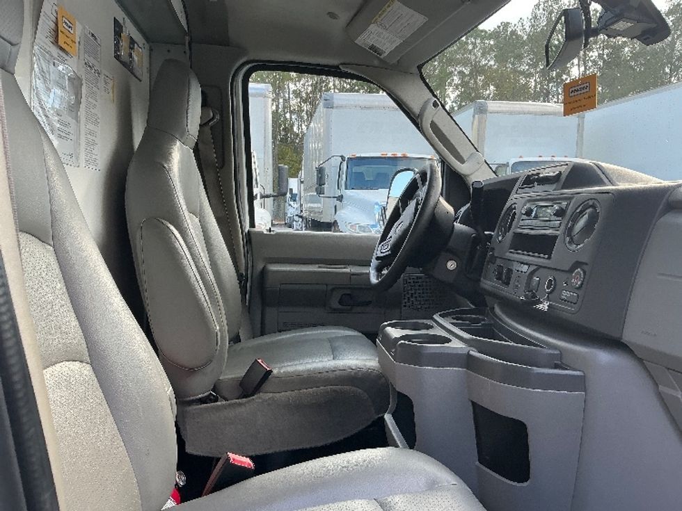 Light Duty Box Truck-Light and Medium Duty Trucks-Ford-2022-E350-Jacksonville-FL-89,514\n\t\tmiles-$ 33,500 - Image 21