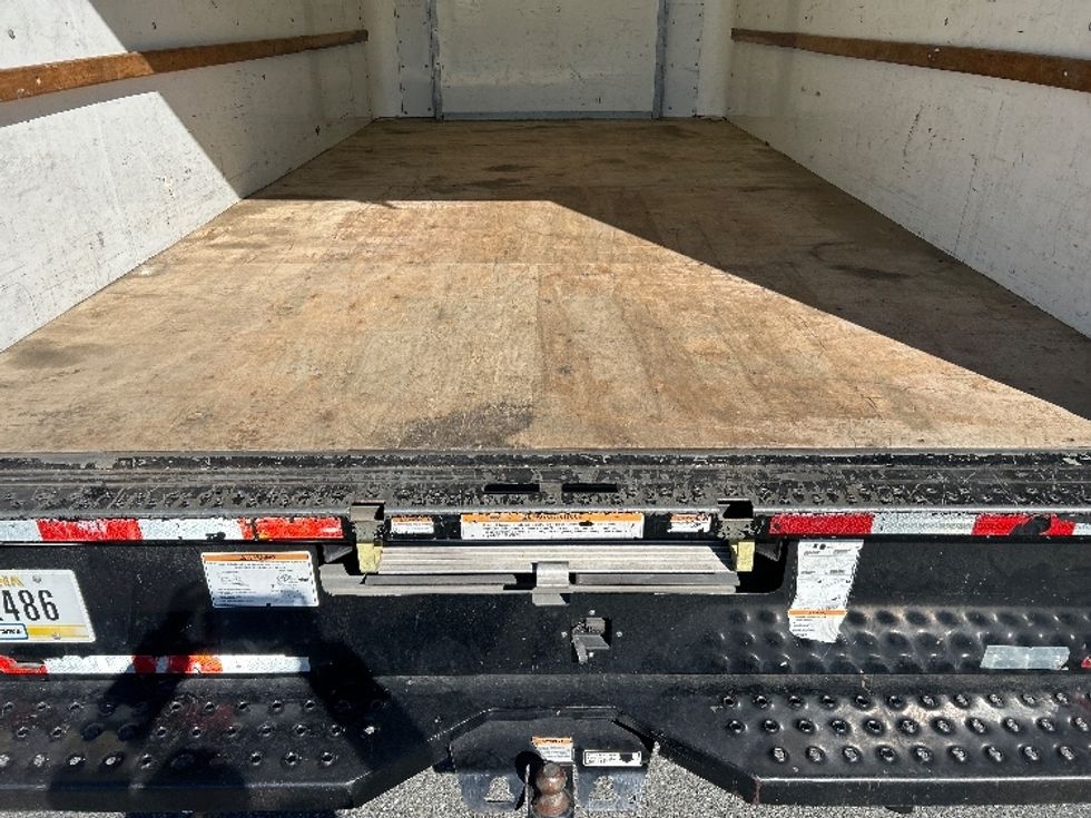 Light Duty Box Truck-Light and Medium Duty Trucks-Ford-2022-E350-Jacksonville-FL-90,812\n\t\tmiles-$ 30,250 - Image 10