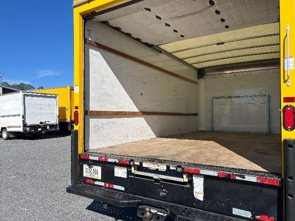 Light Duty Box Truck-Light and Medium Duty Trucks-Ford-2022-E350-Jacksonville-FL-90,812\n\t\tmiles-$ 30,250 - Image 11