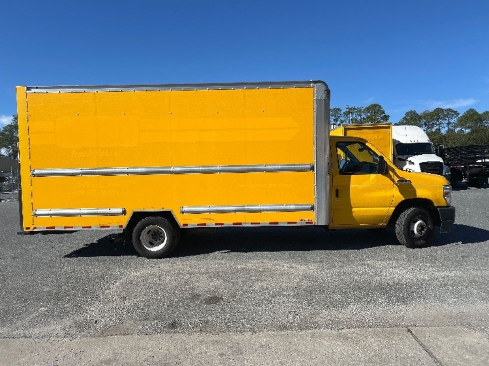 Light Duty Box Truck-Light and Medium Duty Trucks-Ford-2022-E350-Jacksonville-FL-90,812\n\t\tmiles-$ 30,250 - Image 15