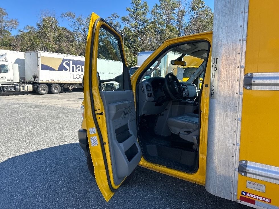 Light Duty Box Truck-Light and Medium Duty Trucks-Ford-2022-E350-Jacksonville-FL-90,812\n\t\tmiles-$ 30,250 - Image 16