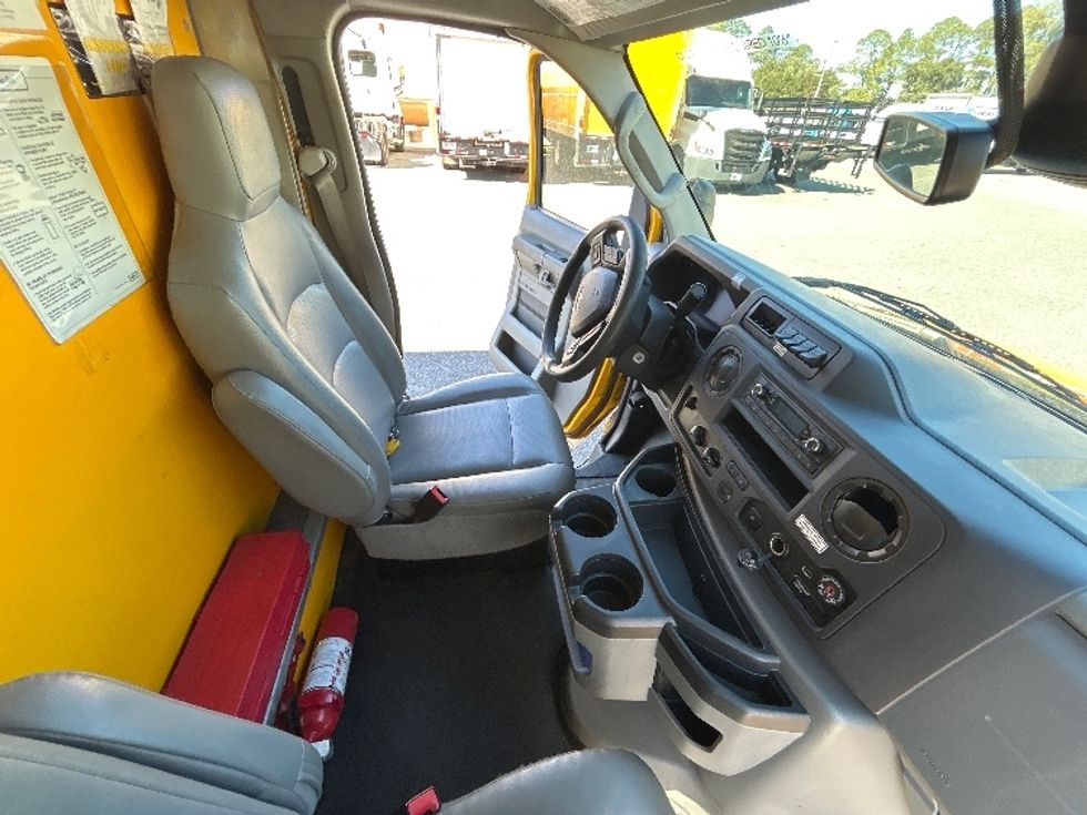 Light Duty Box Truck-Light and Medium Duty Trucks-Ford-2022-E350-Jacksonville-FL-90,812\n\t\tmiles-$ 30,250 - Image 22