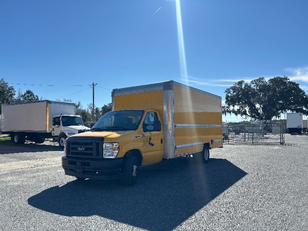 Light Duty Box Truck-Light and Medium Duty Trucks-Ford-2022-E350-Jacksonville-FL-90,812\n\t\tmiles-$ 30,250 - Image 3
