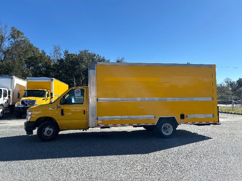 Light Duty Box Truck-Light and Medium Duty Trucks-Ford-2022-E350-Jacksonville-FL-90,812\n\t\tmiles-$ 30,250 - Image 4