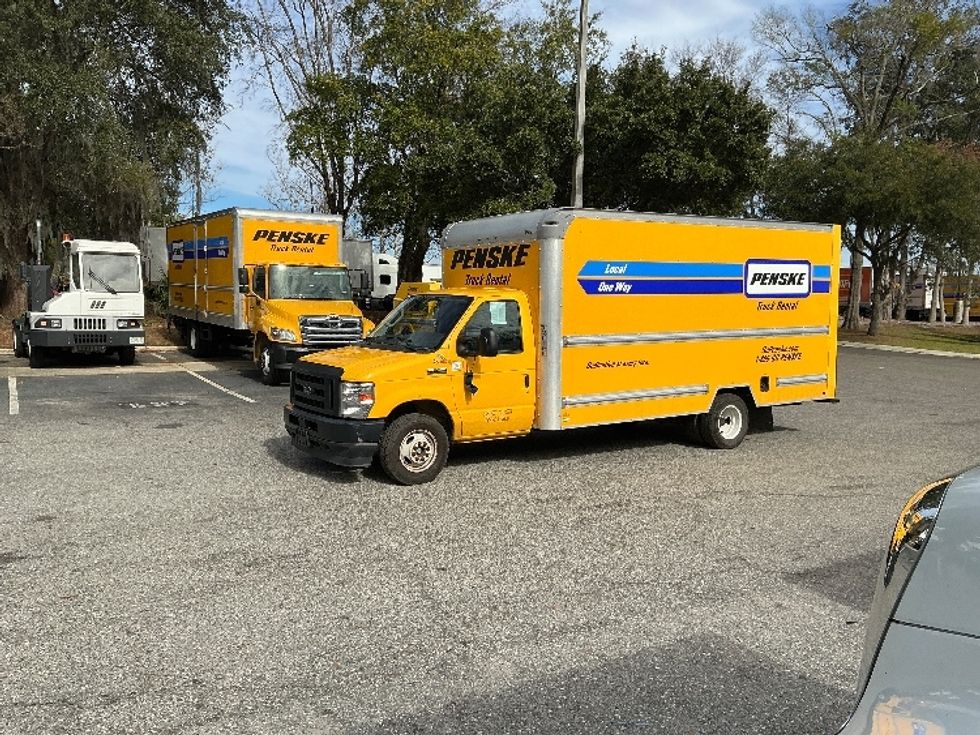 Light Duty Box Truck-Light and Medium Duty Trucks-Ford-2022-E350-Jacksonville-FL-96,254\n\t\tmiles-$ 29,500 - Image 4