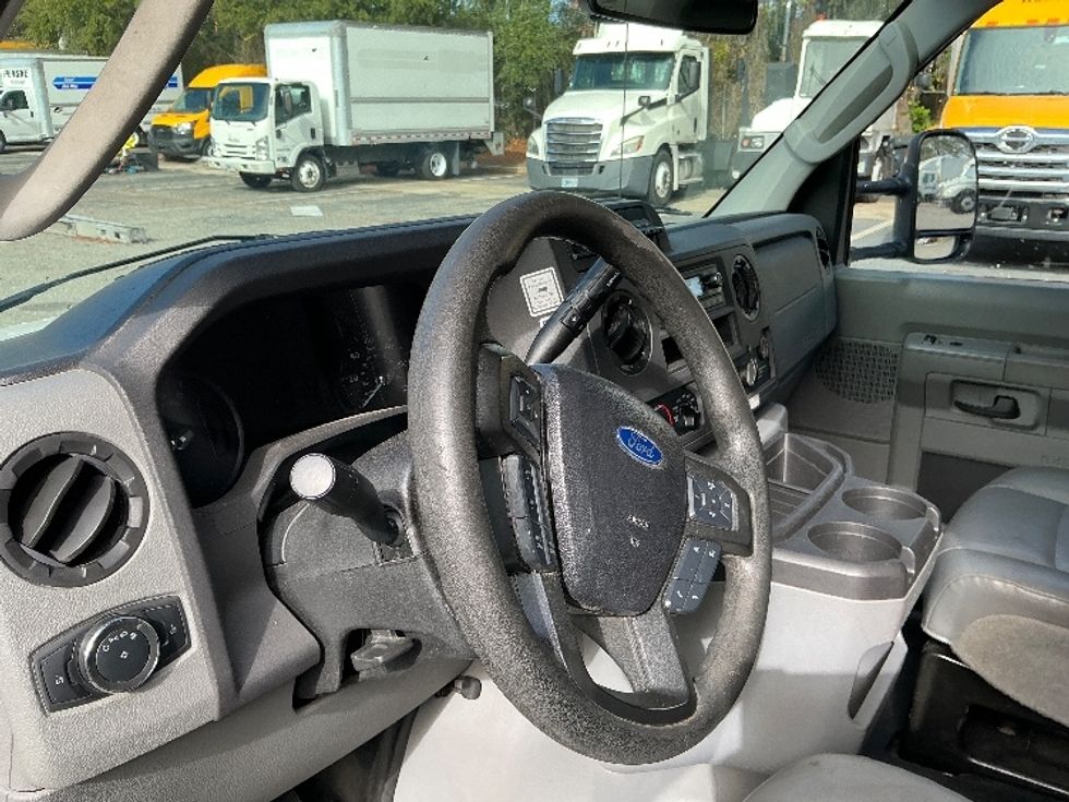Light Duty Box Truck-Light and Medium Duty Trucks-Ford-2022-E350-Jacksonville-FL-97,250\n\t\tmiles-$ 32,500 - Image 16