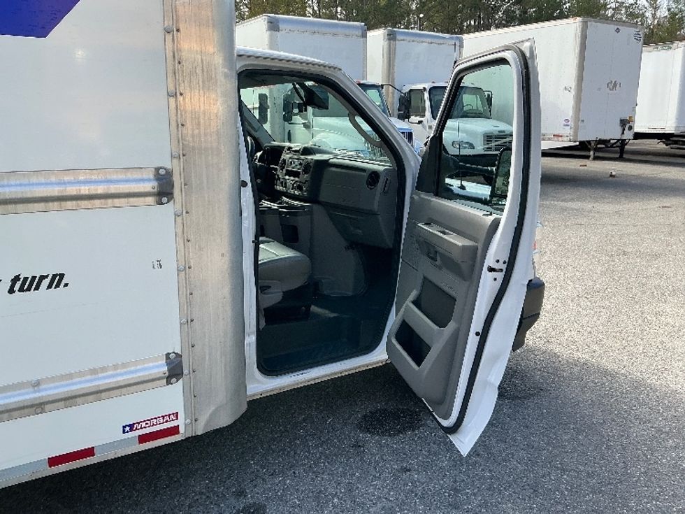 Light Duty Box Truck-Light and Medium Duty Trucks-Ford-2022-E350-Jacksonville-FL-97,250\n\t\tmiles-$ 32,500 - Image 19