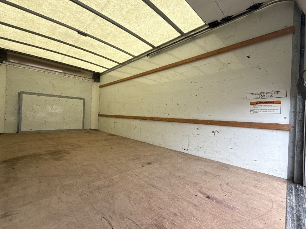 Light Duty Box Truck-Light and Medium Duty Trucks-Ford-2022-E350-Jamaica-NY-102,086\n\t\tmiles-$ 29,000 - Image 12