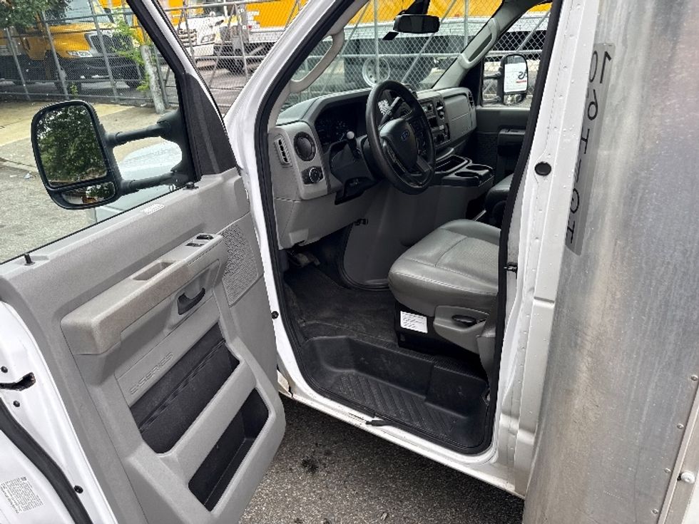 Light Duty Box Truck-Light and Medium Duty Trucks-Ford-2022-E350-Jamaica-NY-102,086\n\t\tmiles-$ 29,000 - Image 16