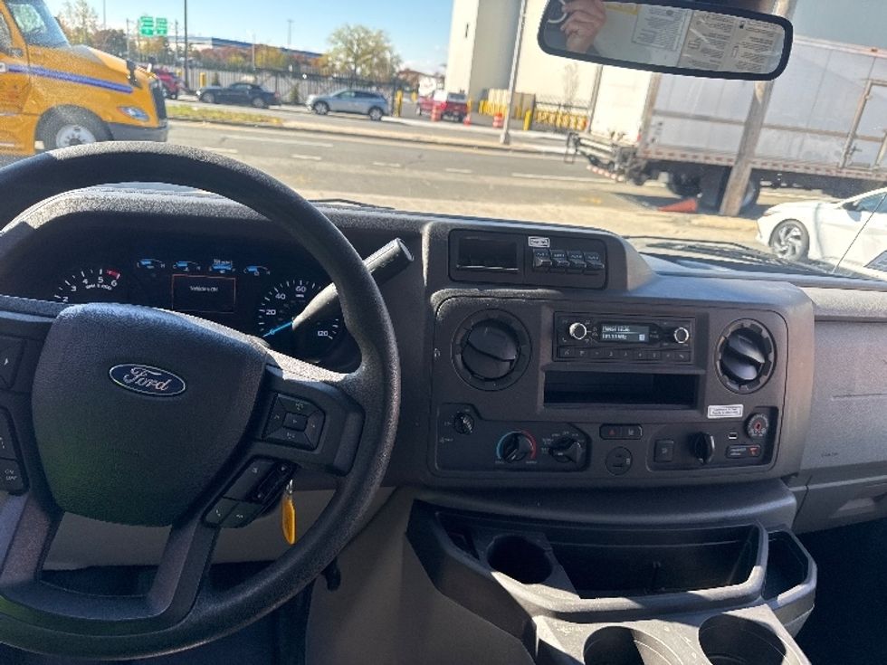 Light Duty Box Truck-Light and Medium Duty Trucks-Ford-2022-E350-Jamaica-NY-116,432\n\t\tmiles-$ 28,000 - Image 17